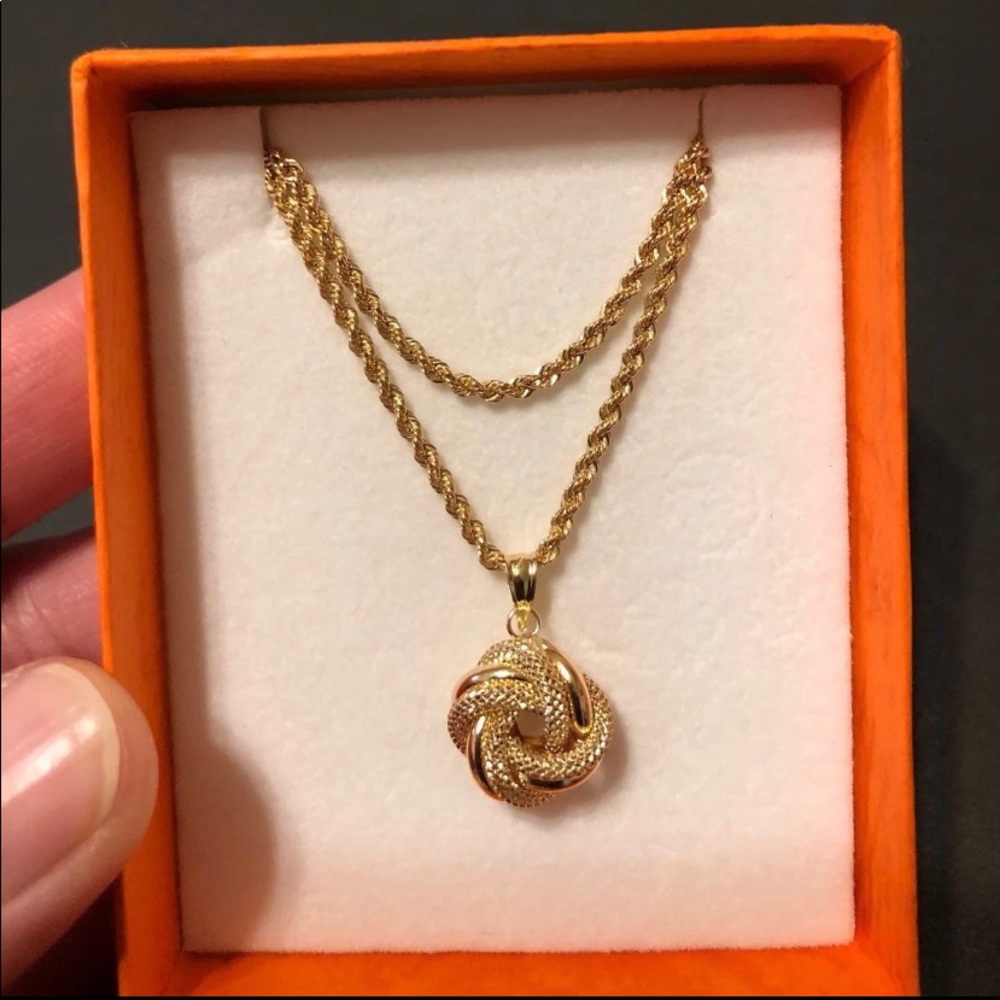 18K Saudi Gold, 18inches and 2.9grams